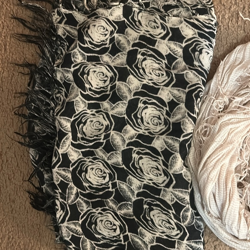 Scarf bundle - Picture 2 of 4
